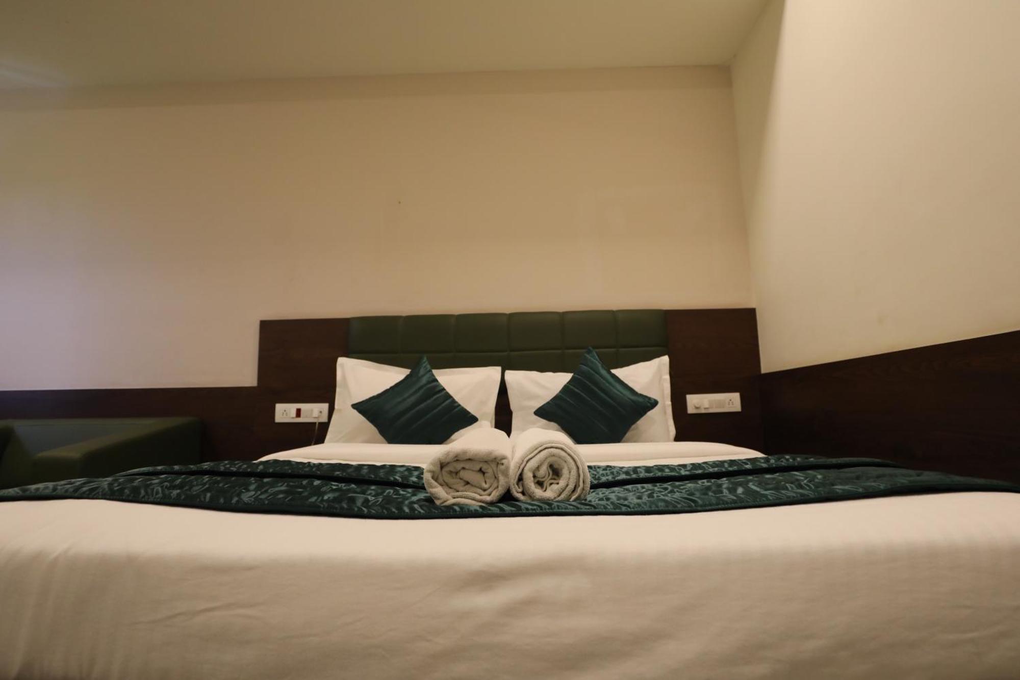 Greenotel Rooms Hazira, 수라트 외부 사진