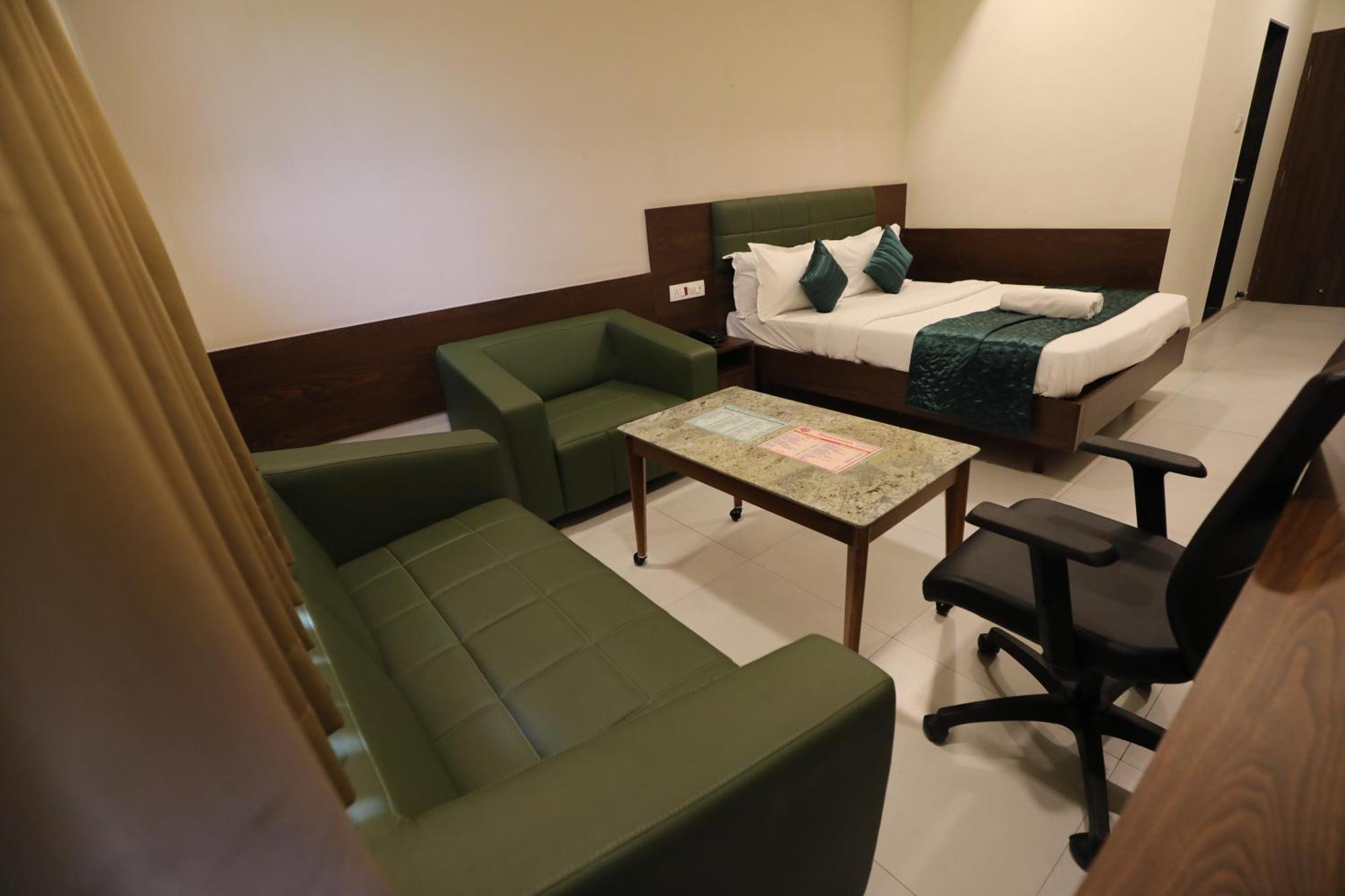 Greenotel Rooms Hazira, 수라트 외부 사진