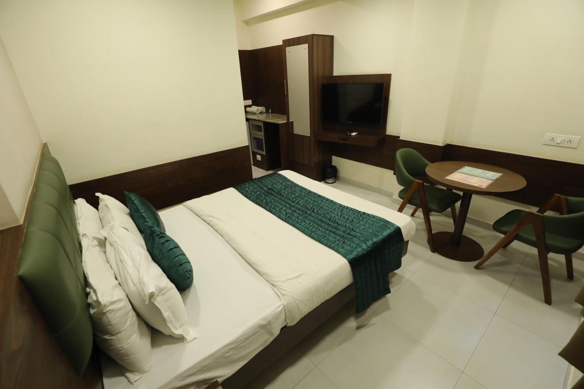 Greenotel Rooms Hazira, 수라트 외부 사진