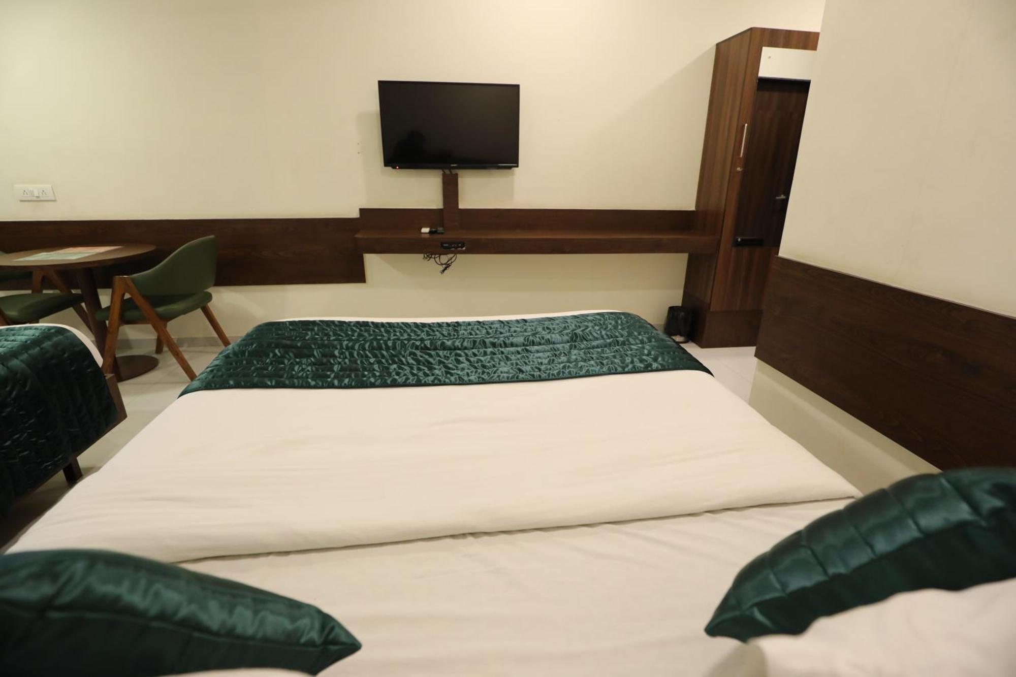 Greenotel Rooms Hazira, 수라트 외부 사진